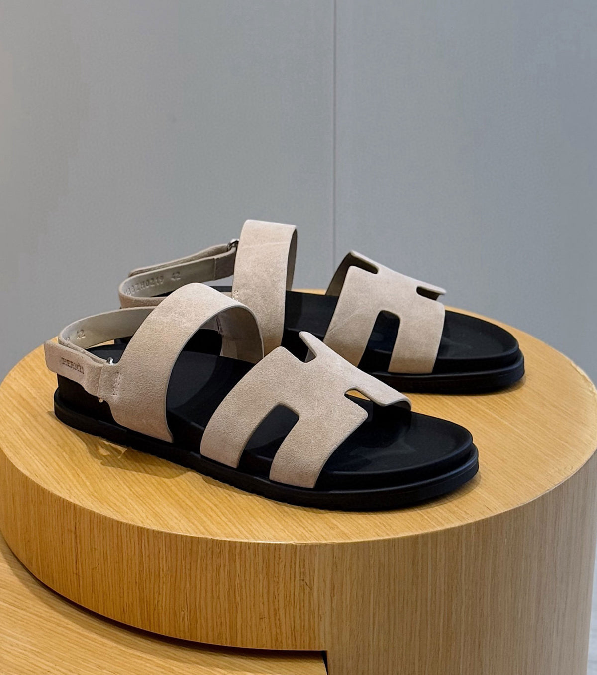 Genius sandal