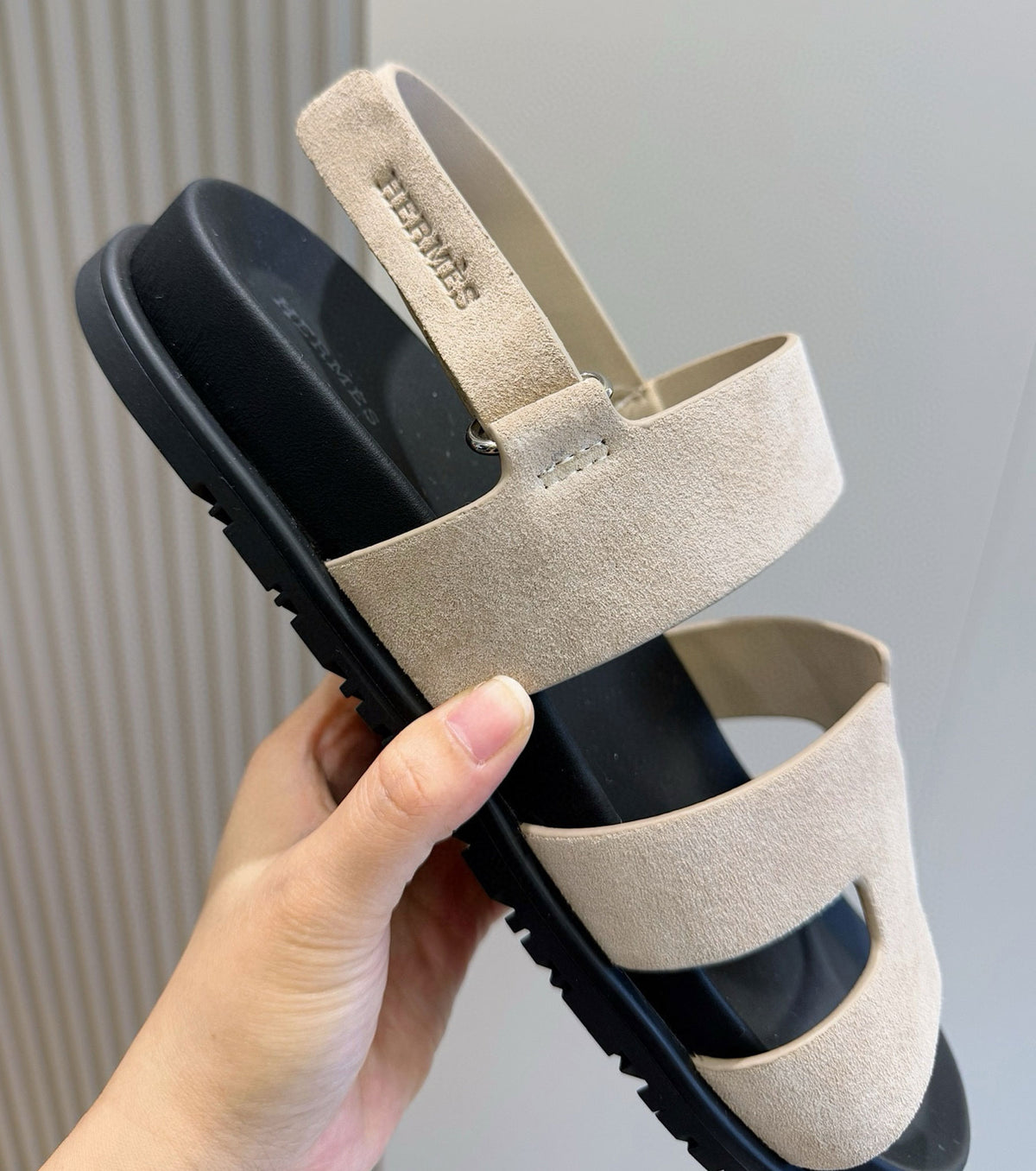 Genius sandal