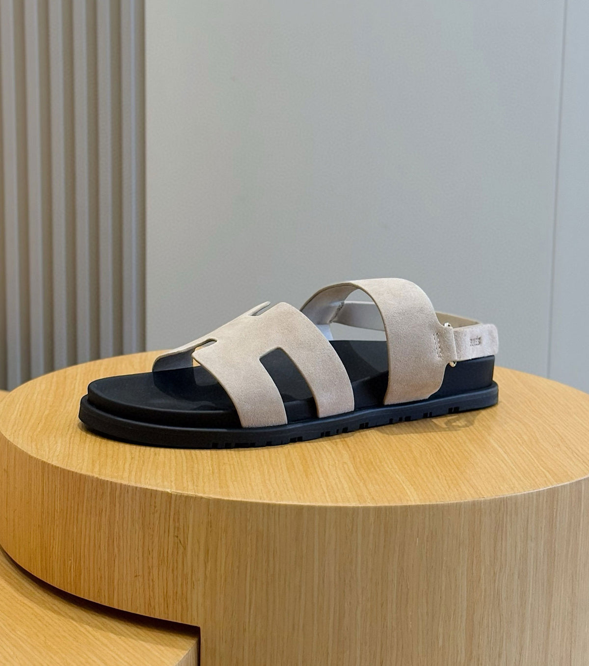 Genius sandal