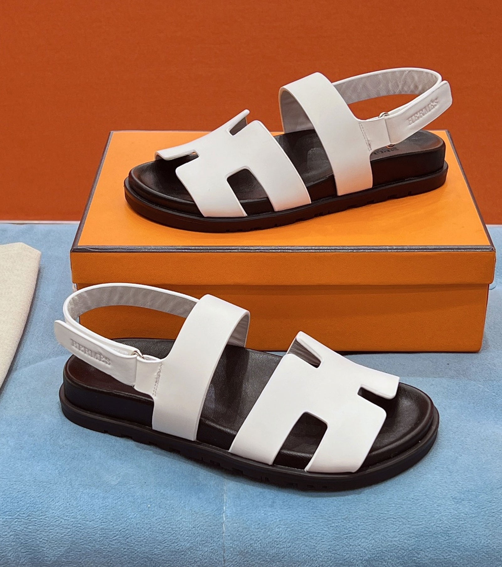 Genius sandal