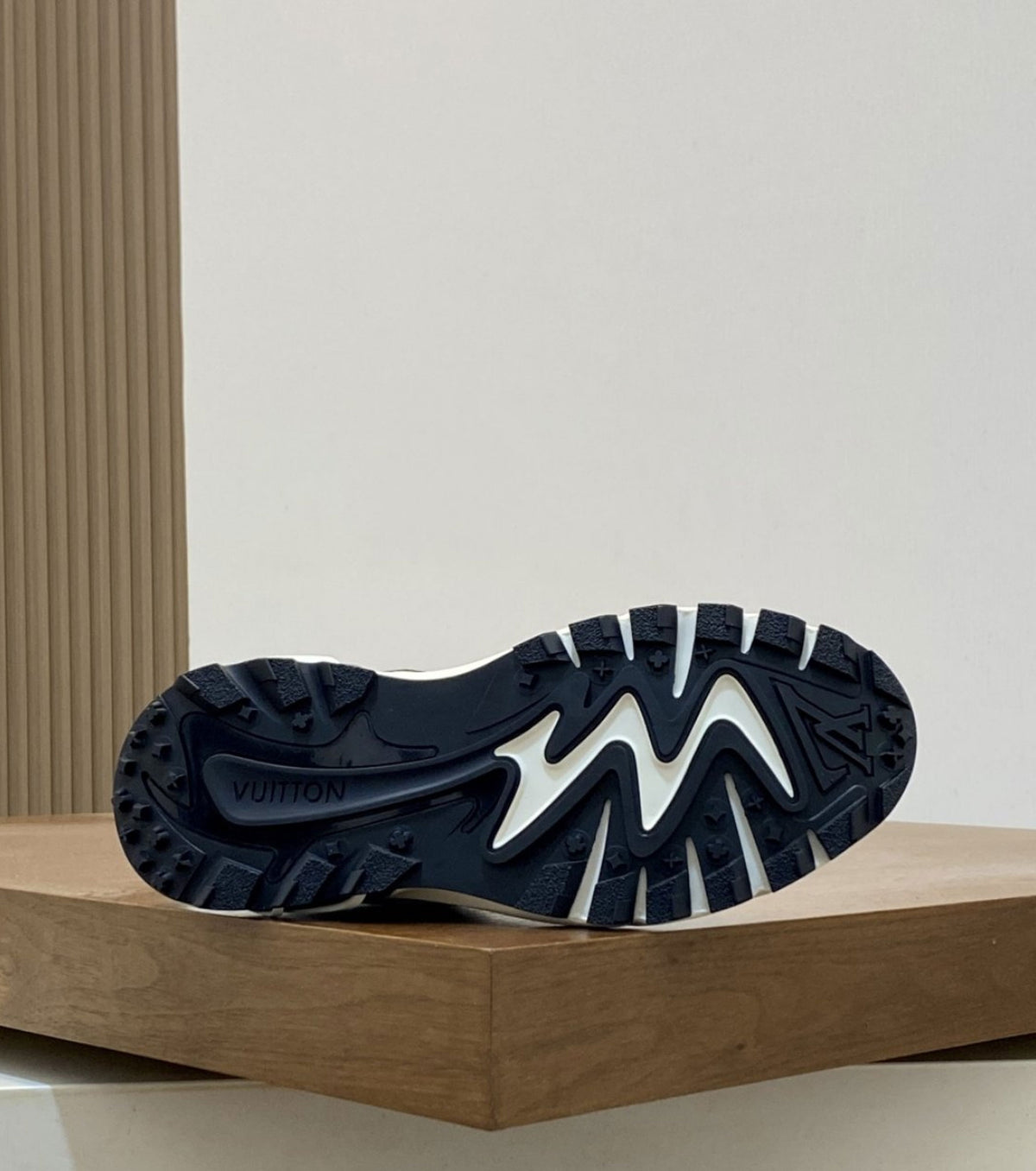 LV Runner Tatic Sneaker
