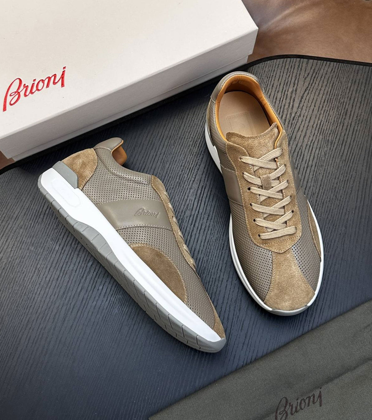 Leather sneaker