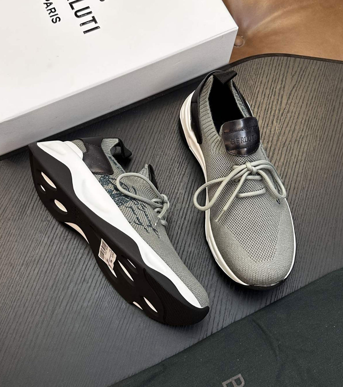 Shadow Sneaker