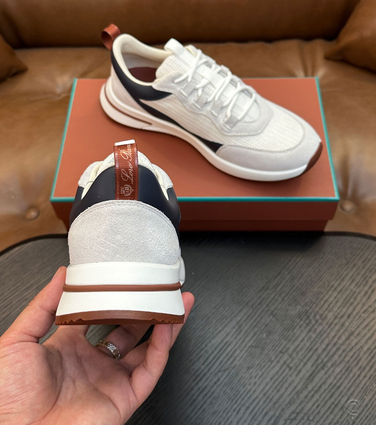 Sneaker