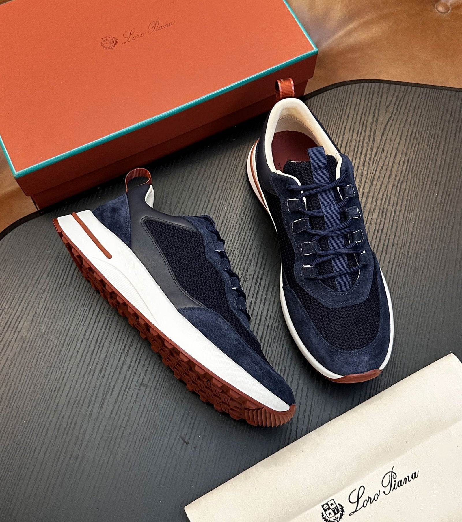 Sneaker