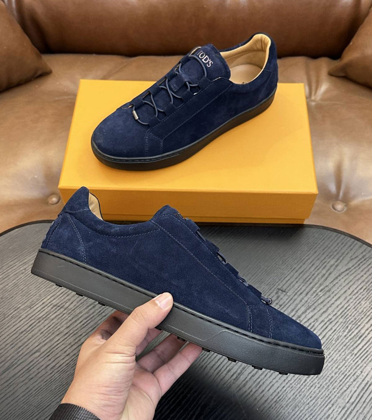 Leather sneakers