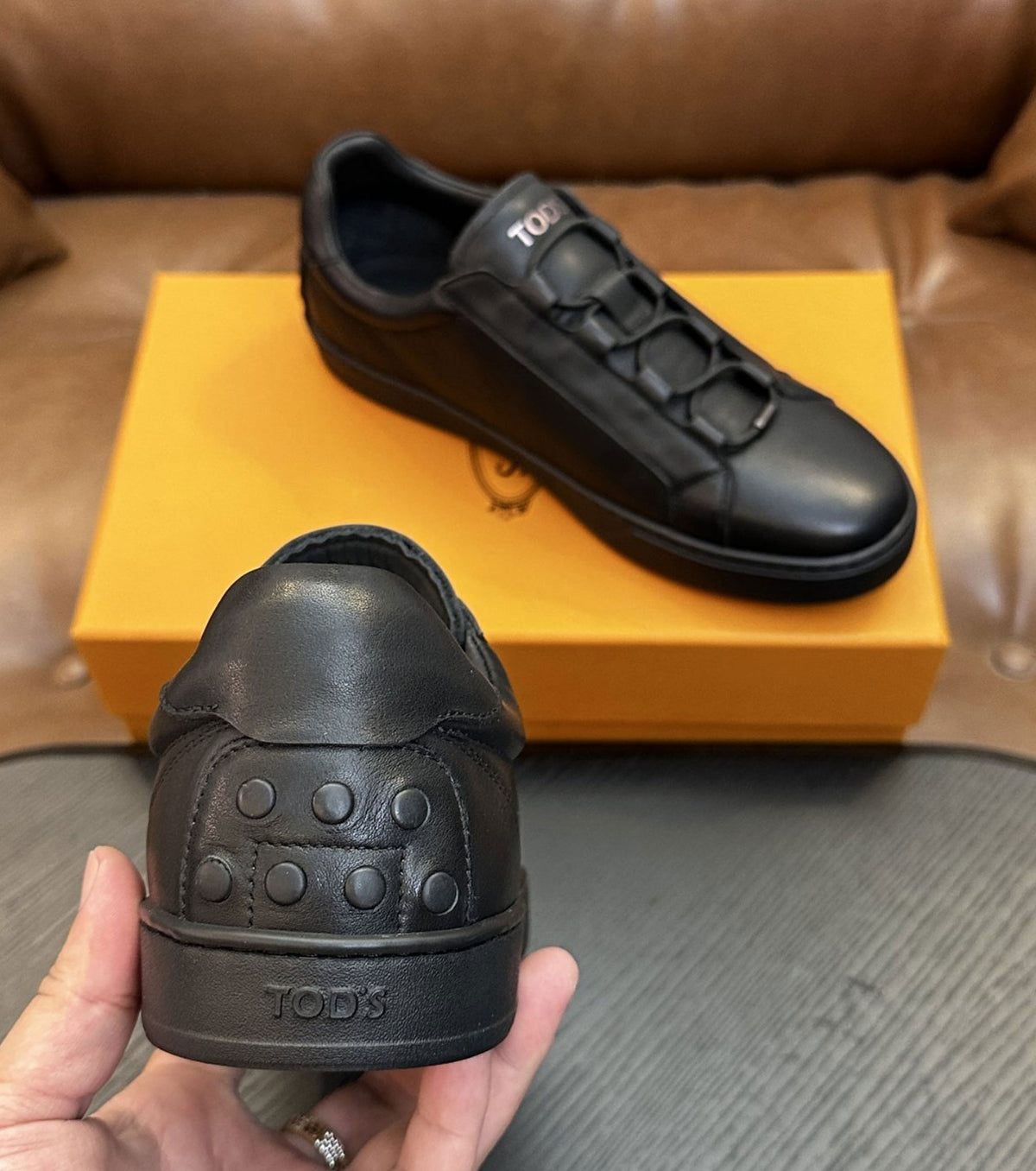 Leather sneakers