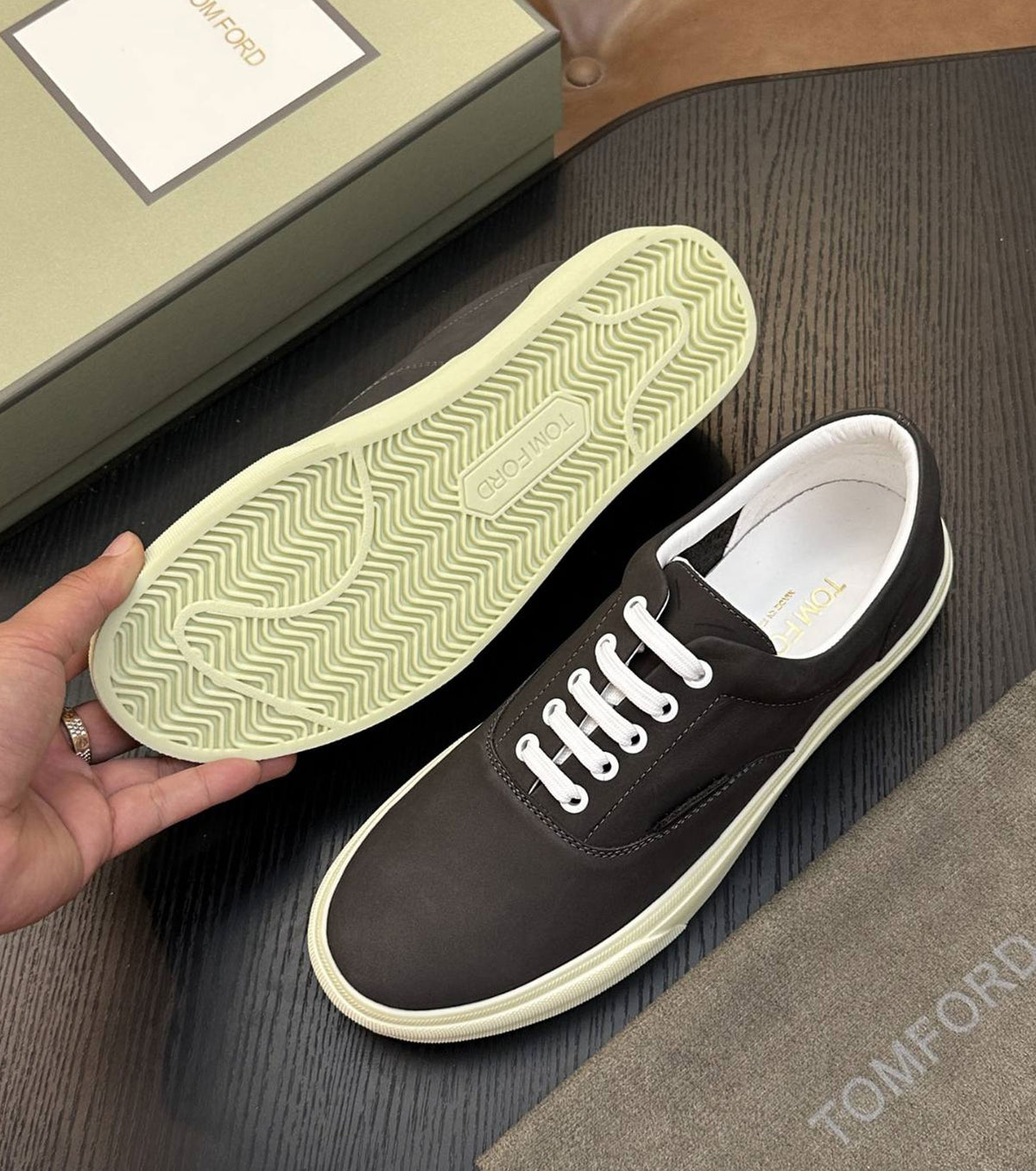 Men sneaker