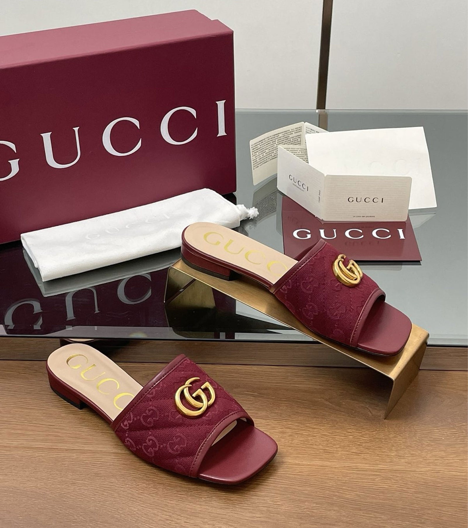 GG matelassé canvas flat sandals