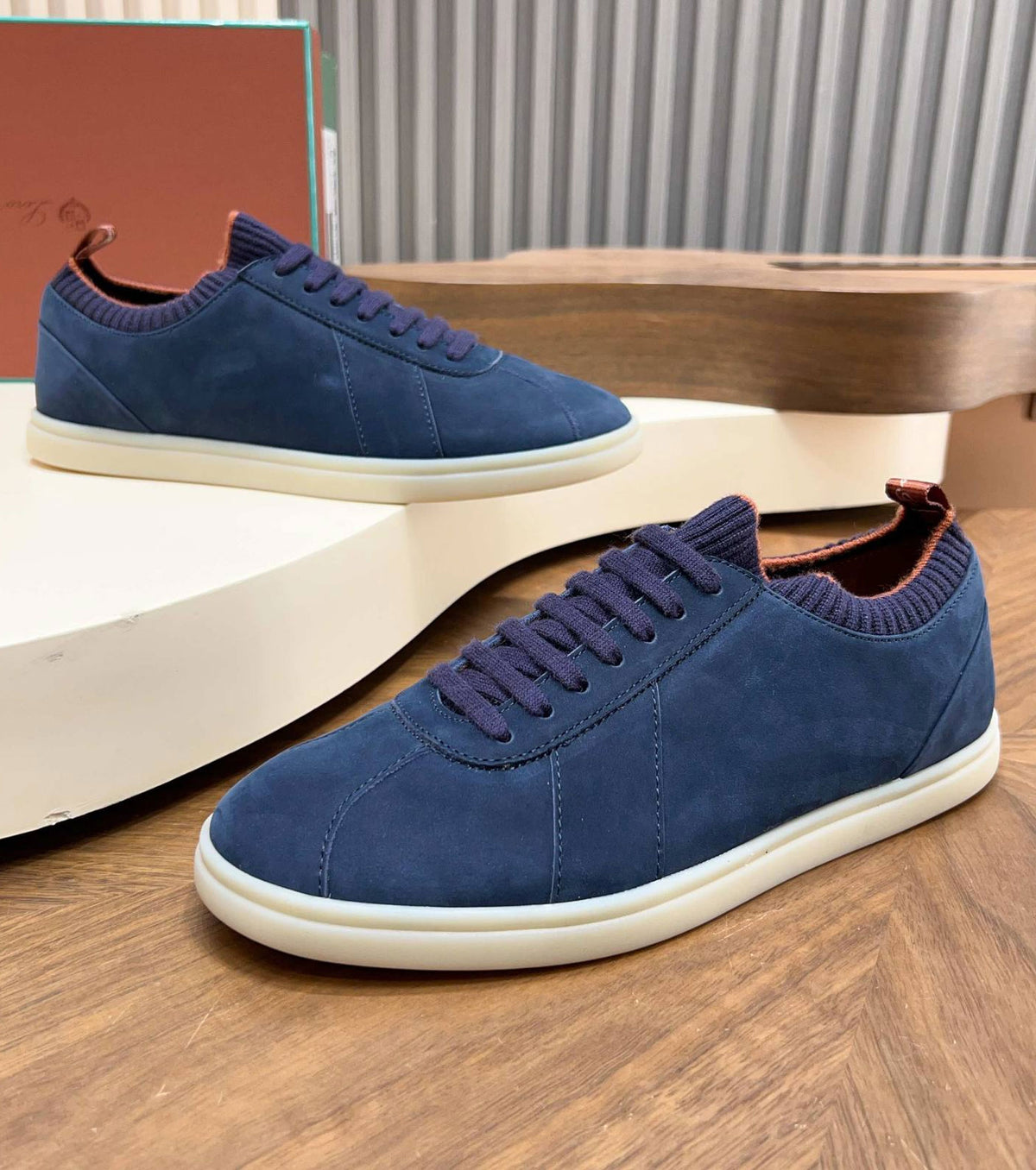 Soho Walk Sneakers