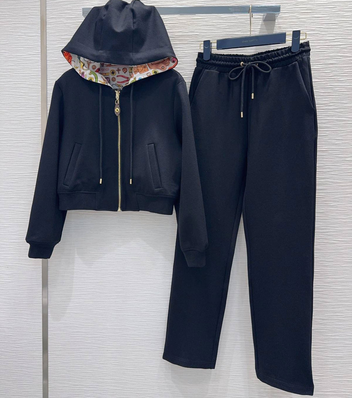 Women set