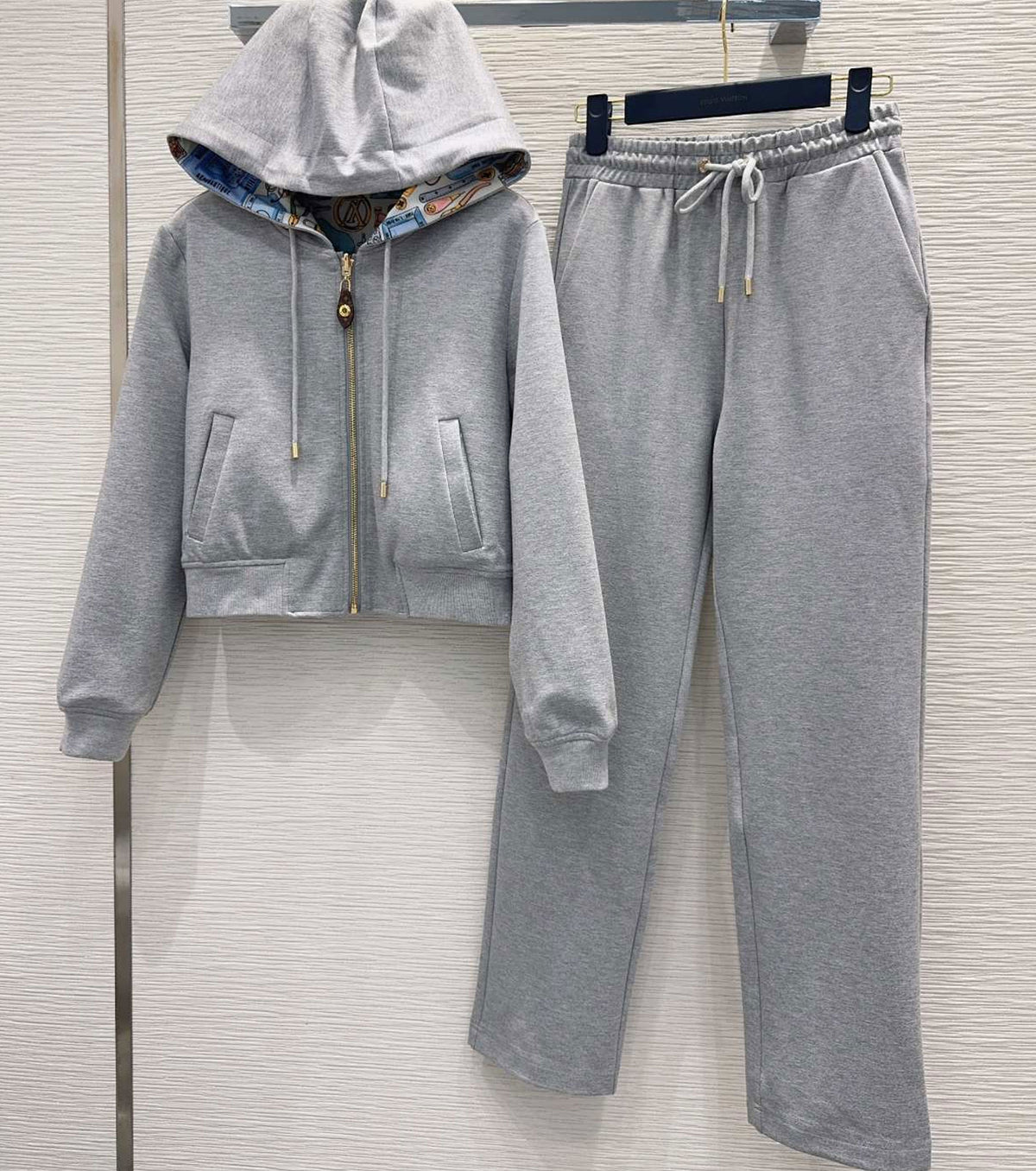 Women set