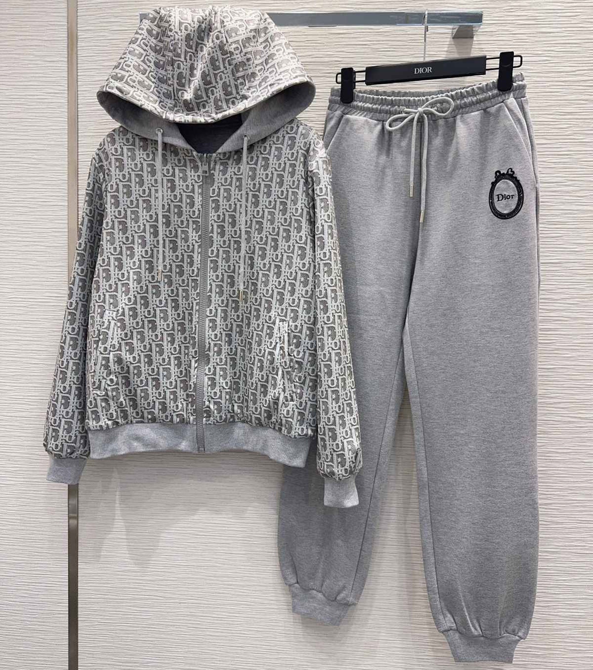 Women set
