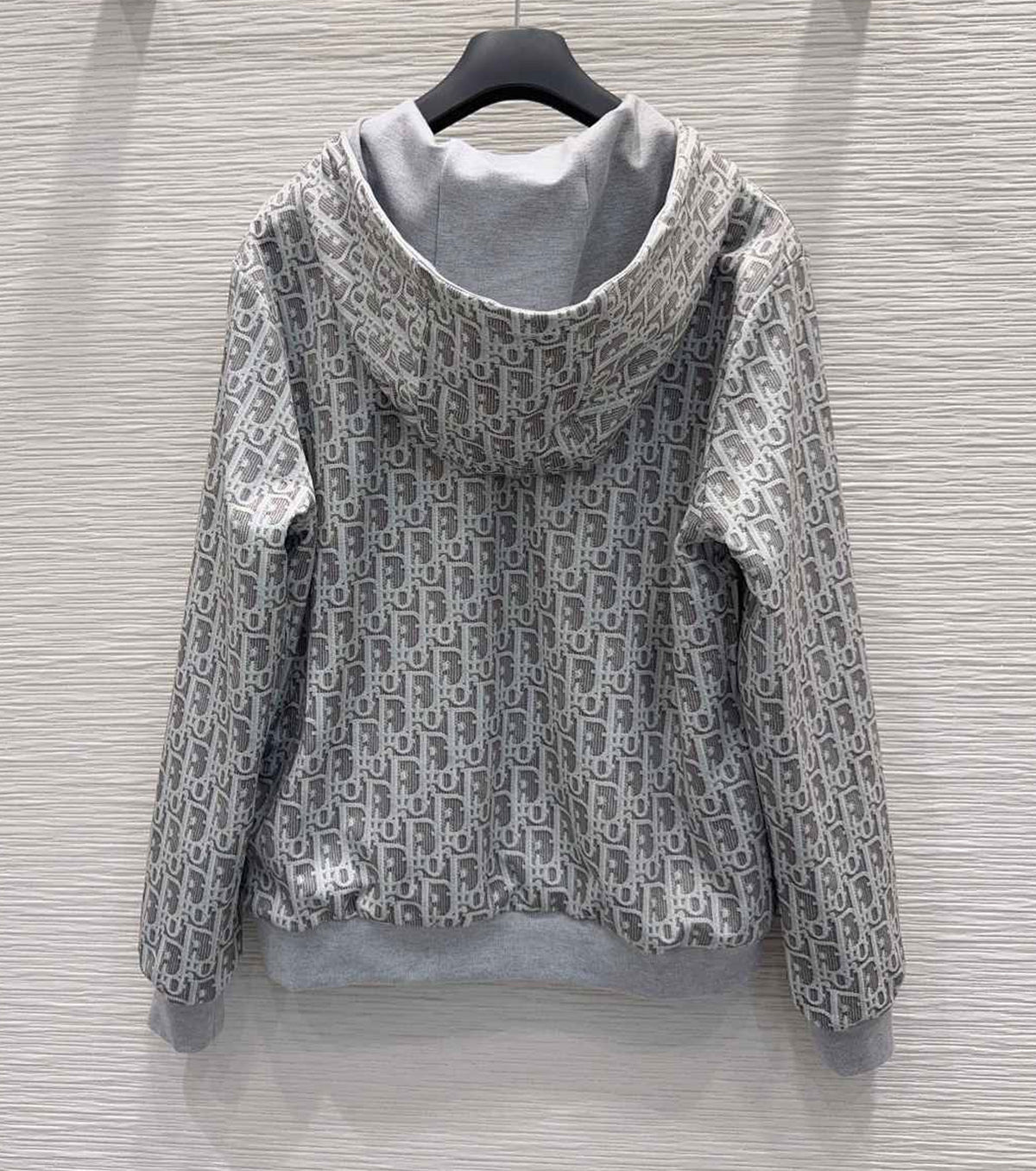 Women set