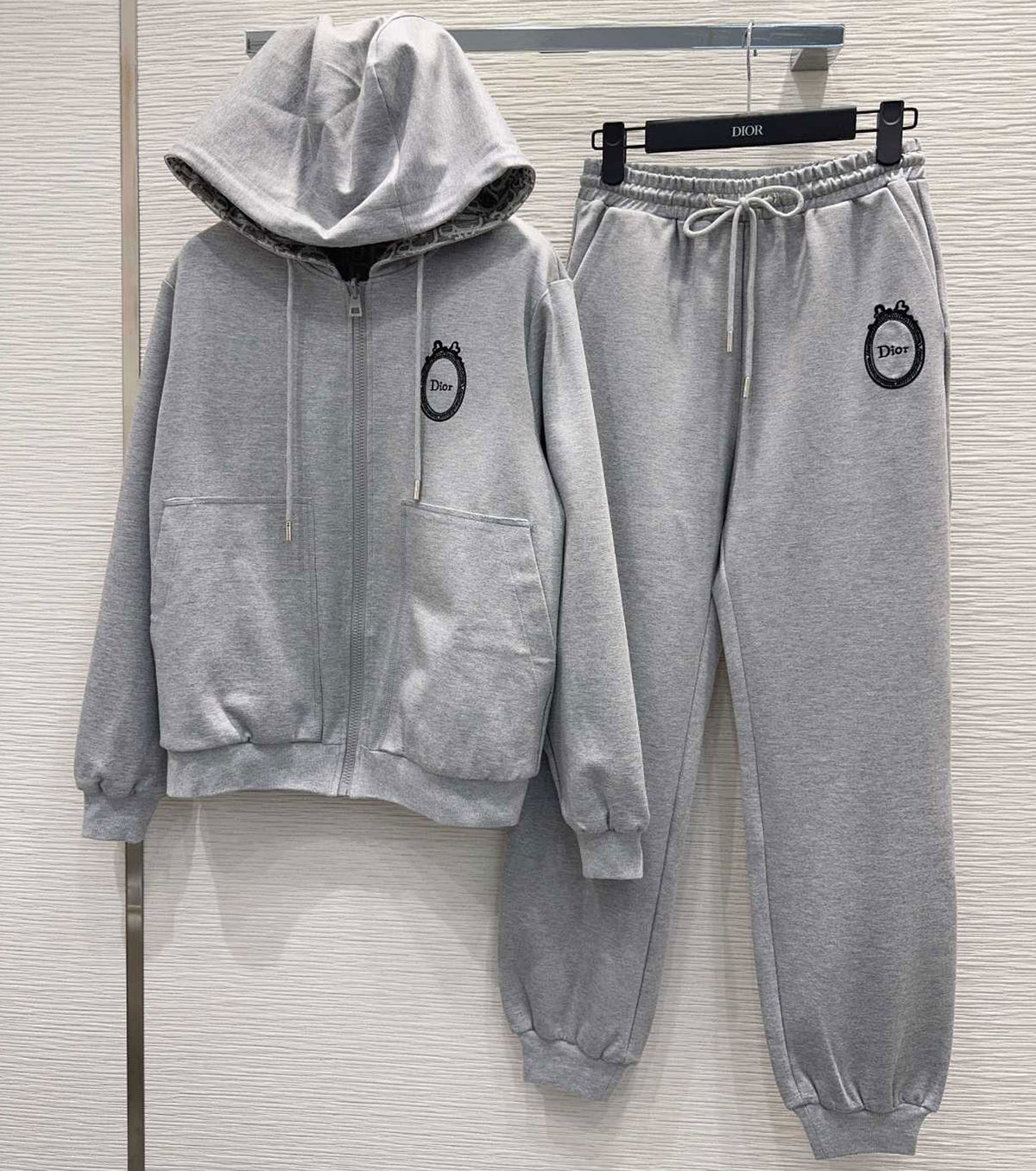 Women set