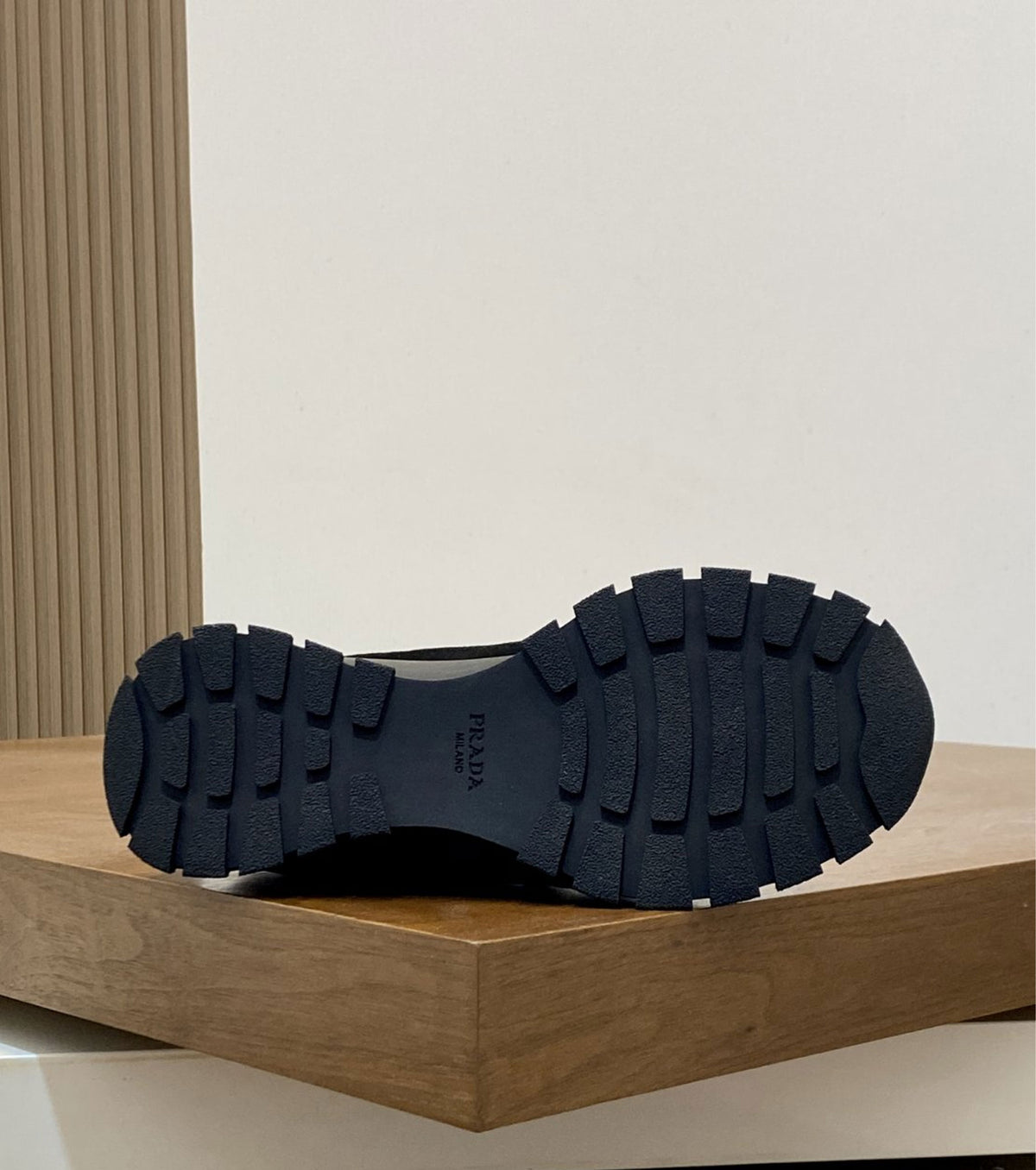 Suede sneaker