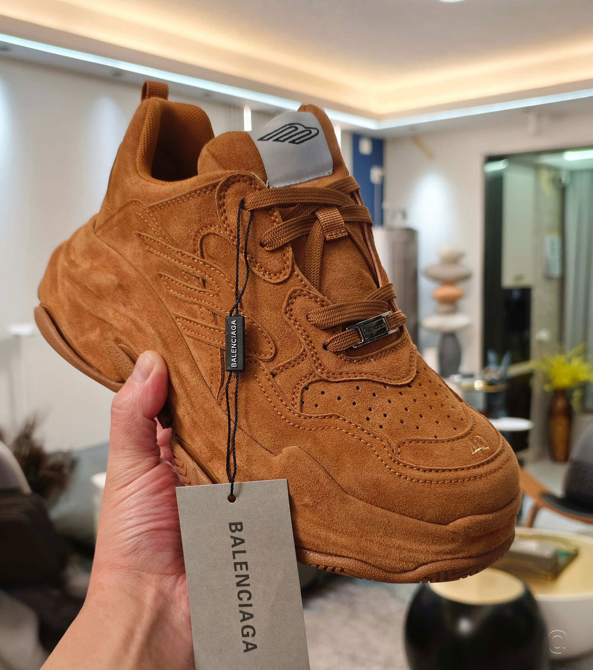 Велурени маратонки Triple S Sporty 