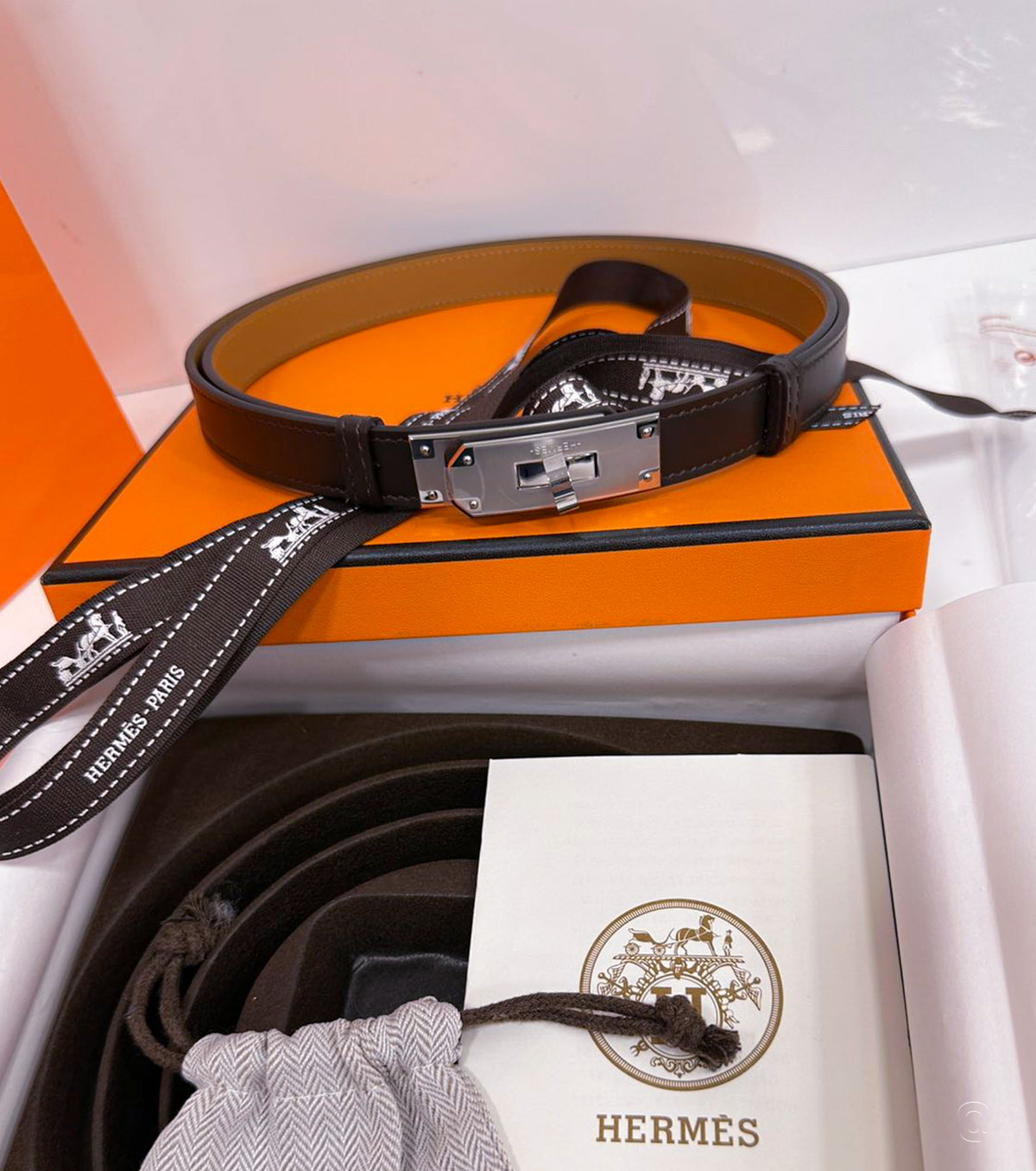 Тъмно кафяв кожен дамски колан Kelly 