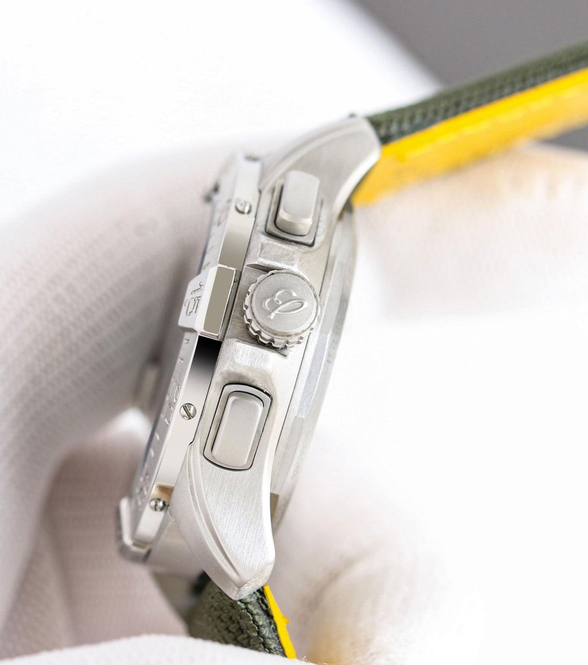 Хронограф Avenger B01 44