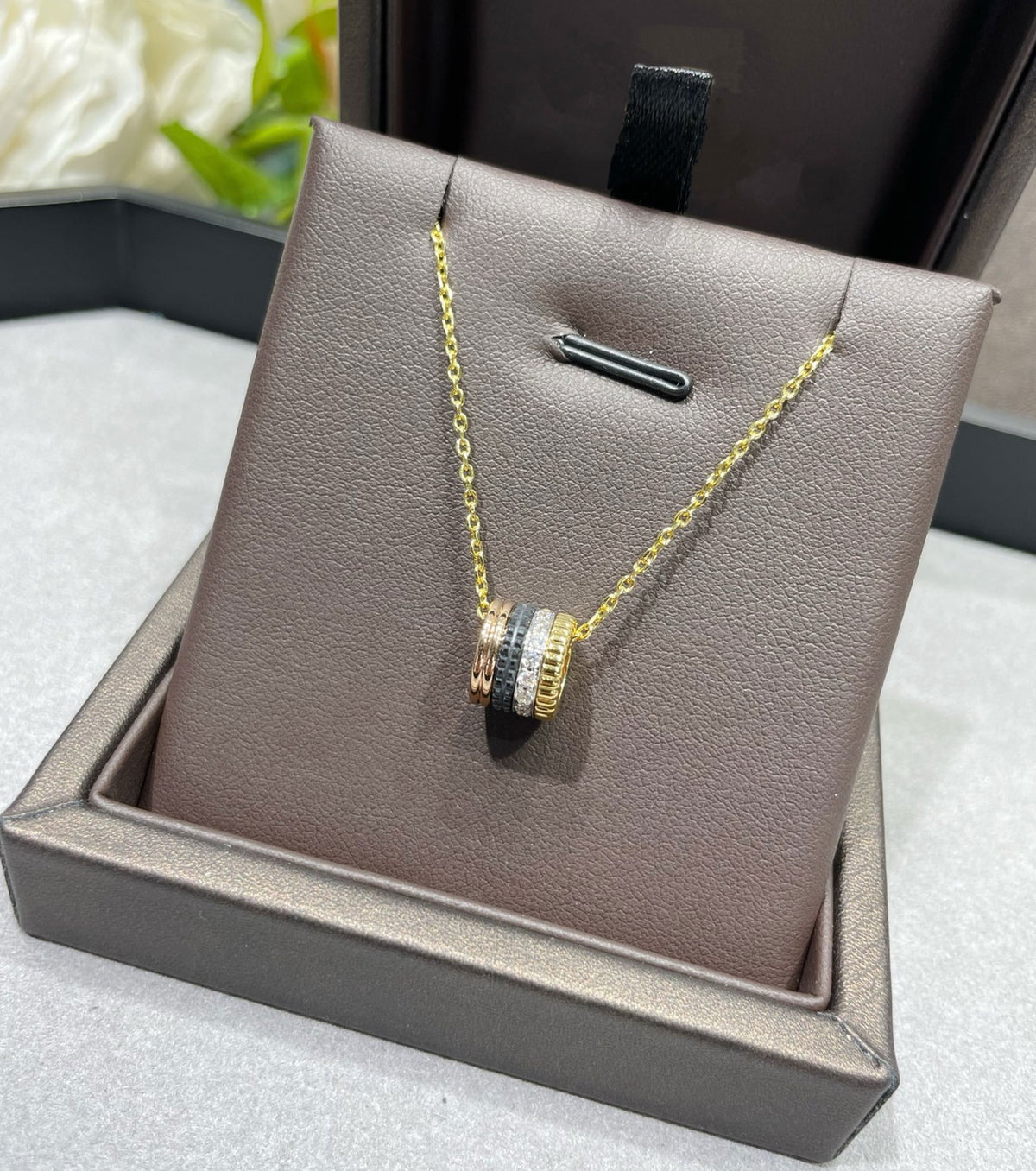 Колие Quatre Black Edition 