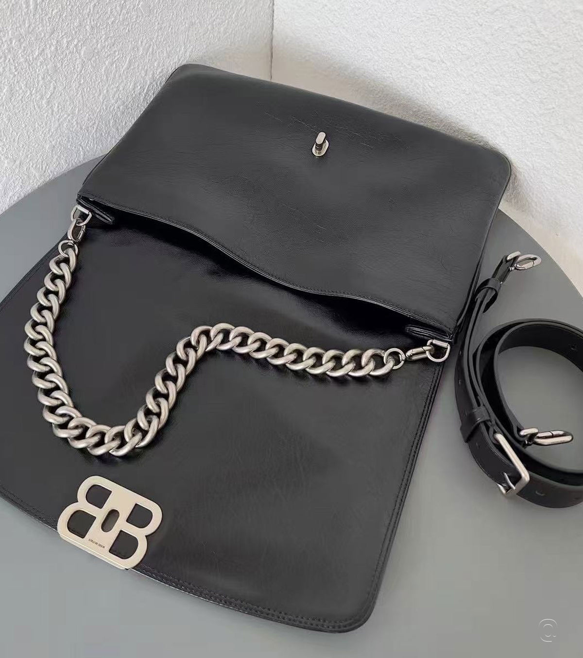 BB Soft Medium Flap leather shoulder bag