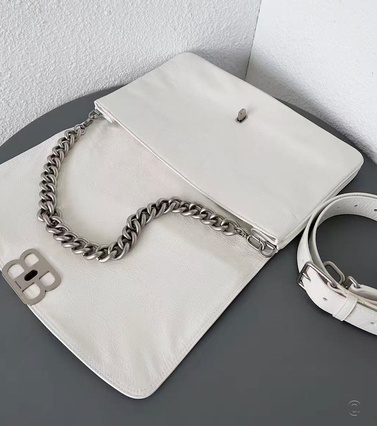 BB Soft Medium Flap leather shoulder bag