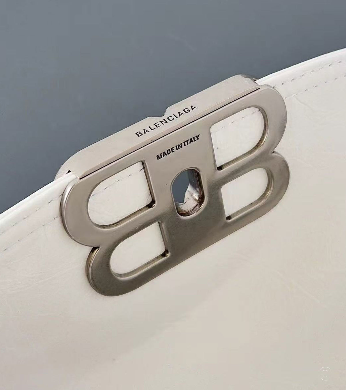 BB Soft Medium Flap leather shoulder bag