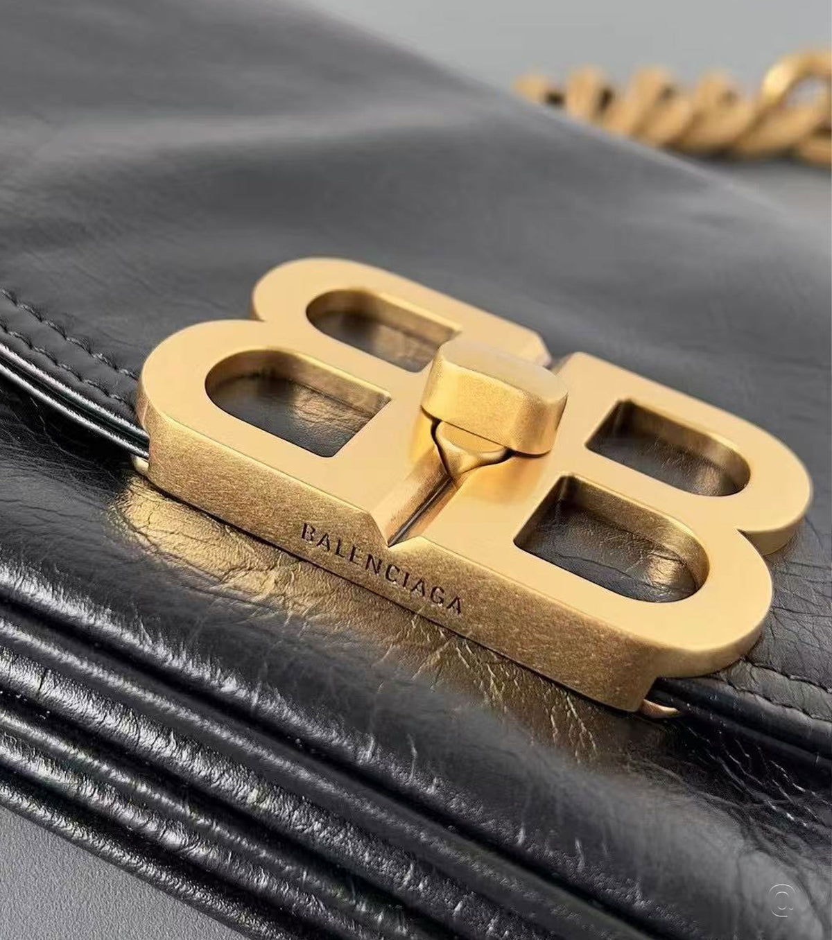 BB Soft Medium Flap leather shoulder bag