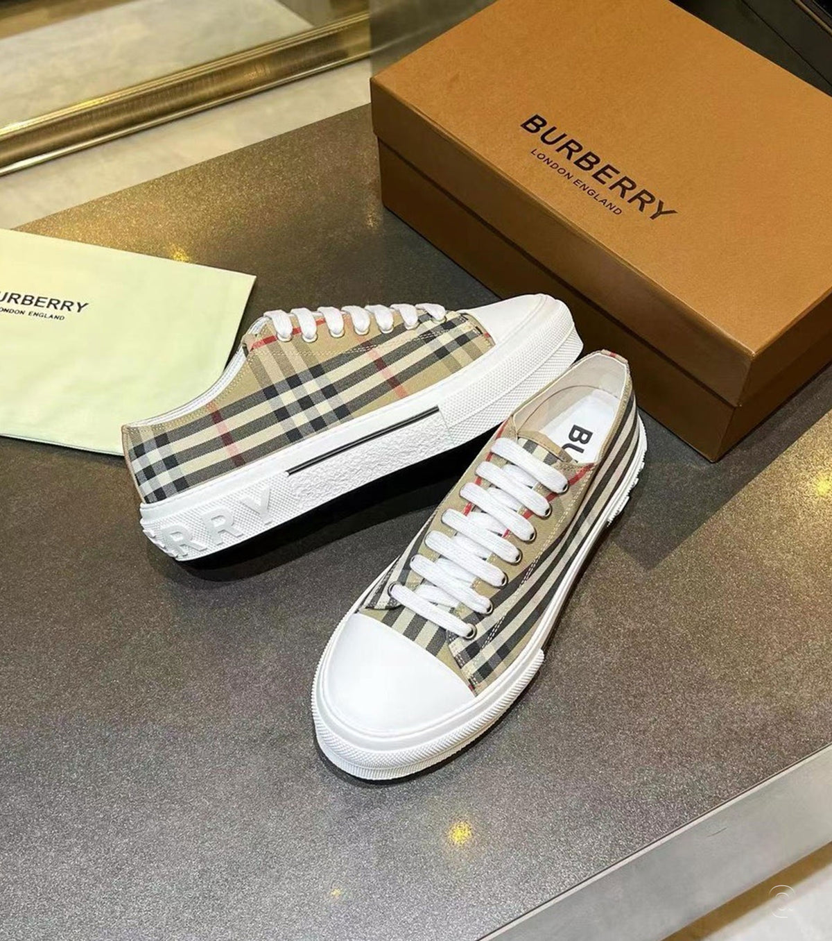 Check sneakers