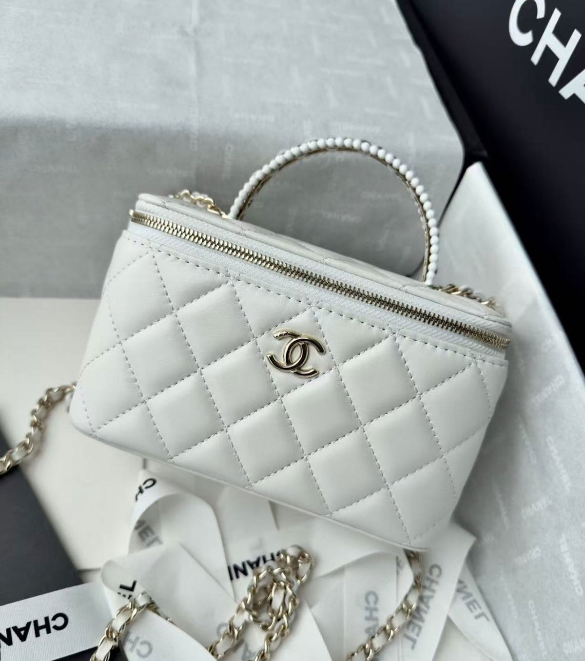 Vanity with Chain