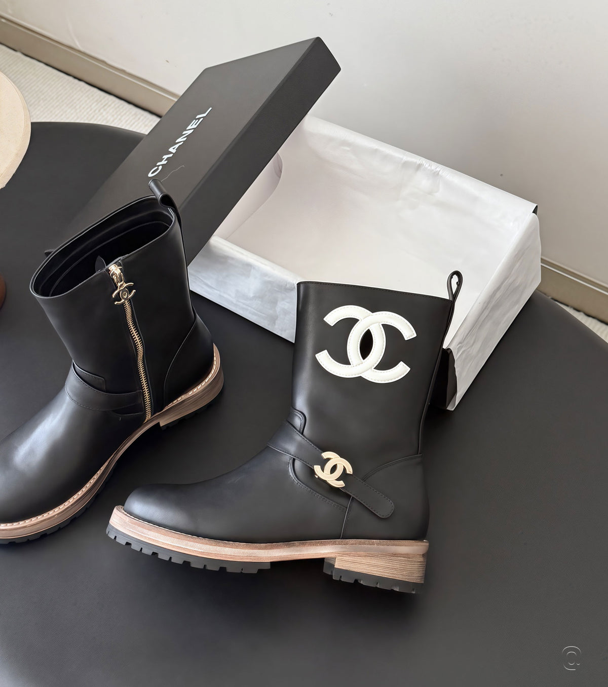 Short boots