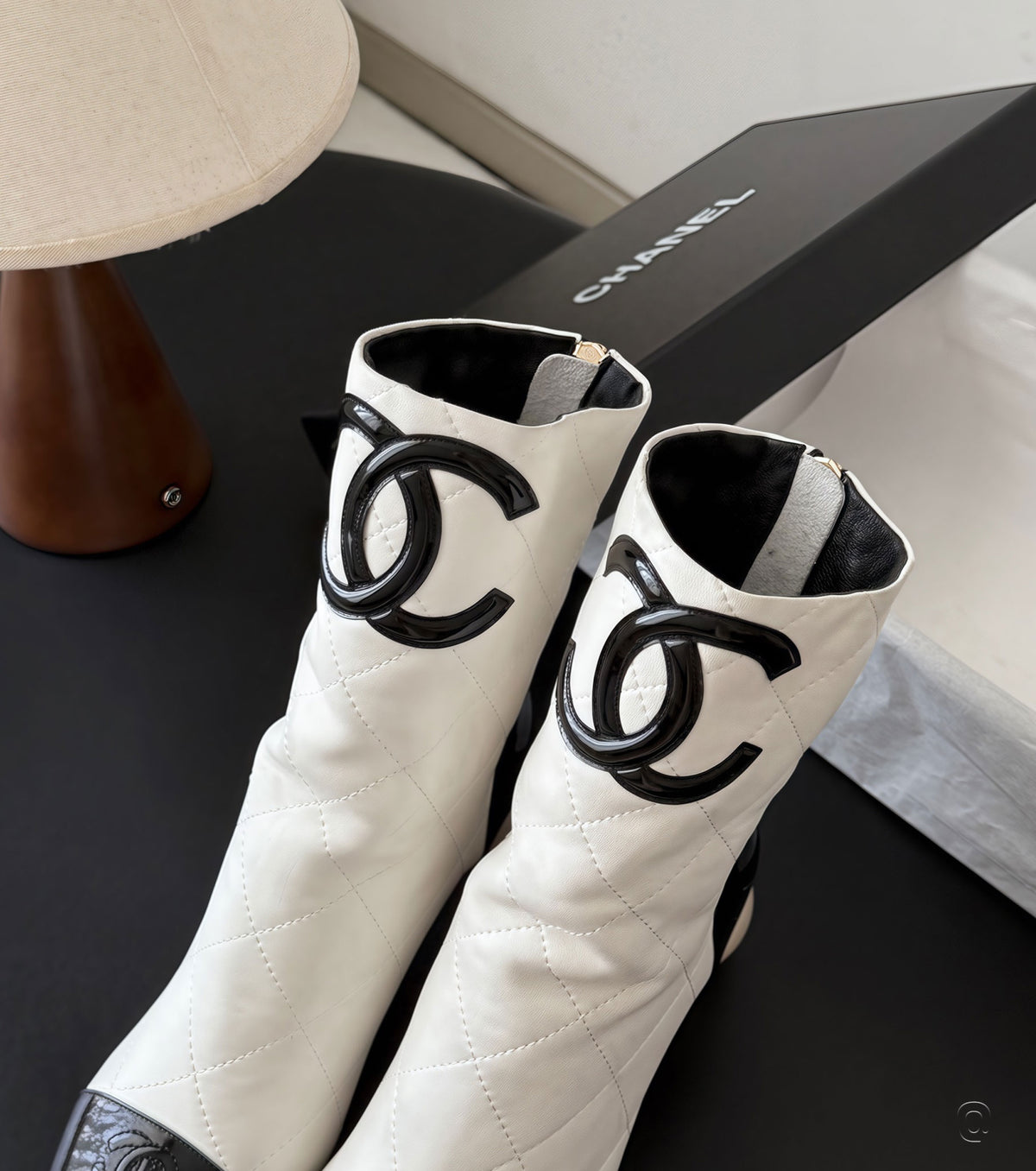 Mid-calf boots with pearl heel