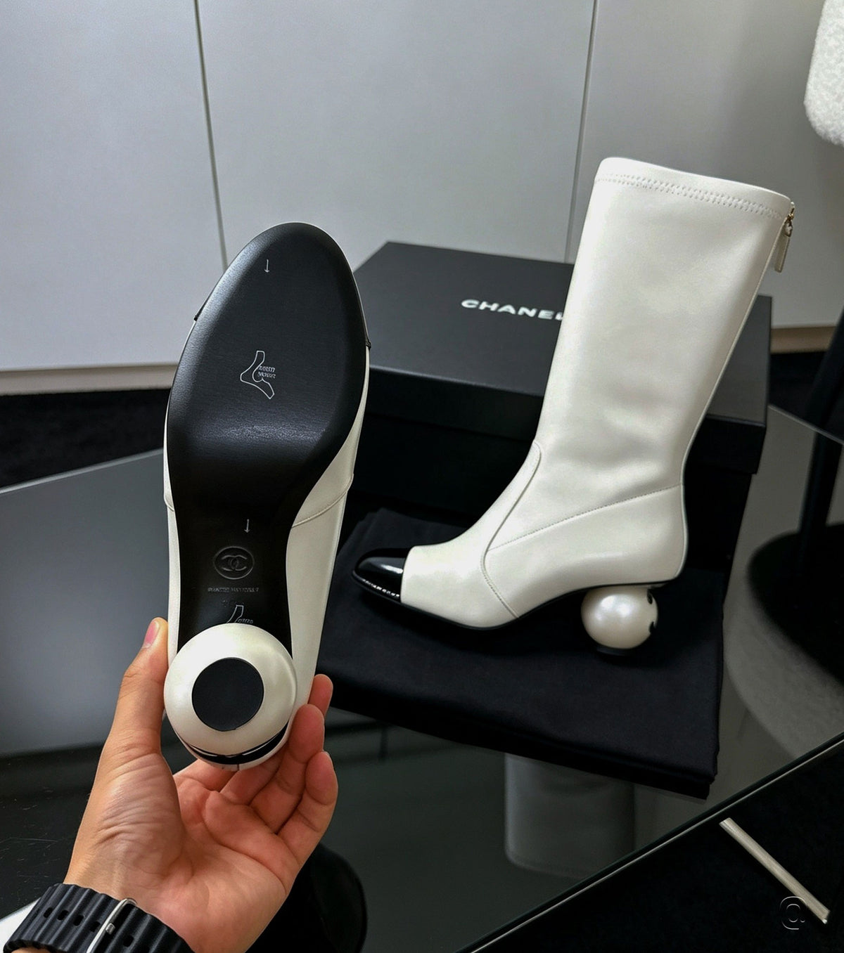 Mid-calf boots with pearl heel