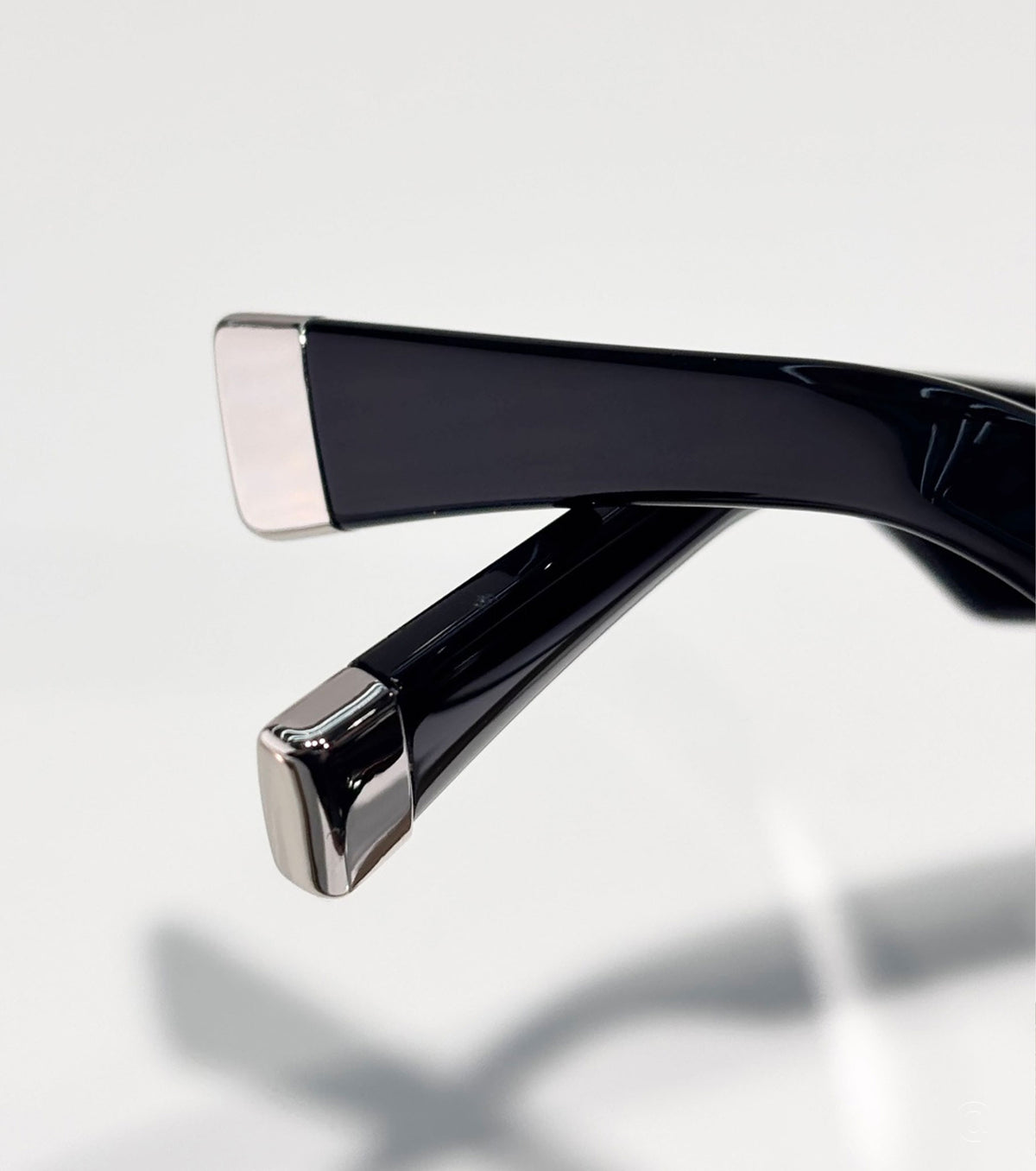 Tailoring SUNGLASSES