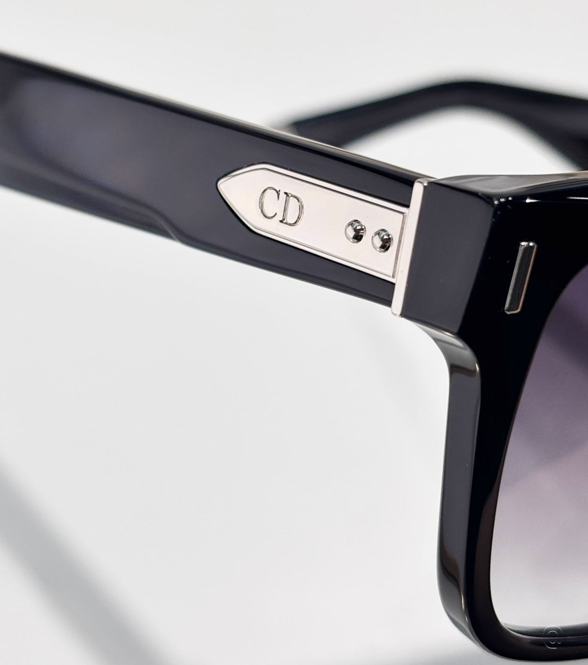 Tailoring SUNGLASSES