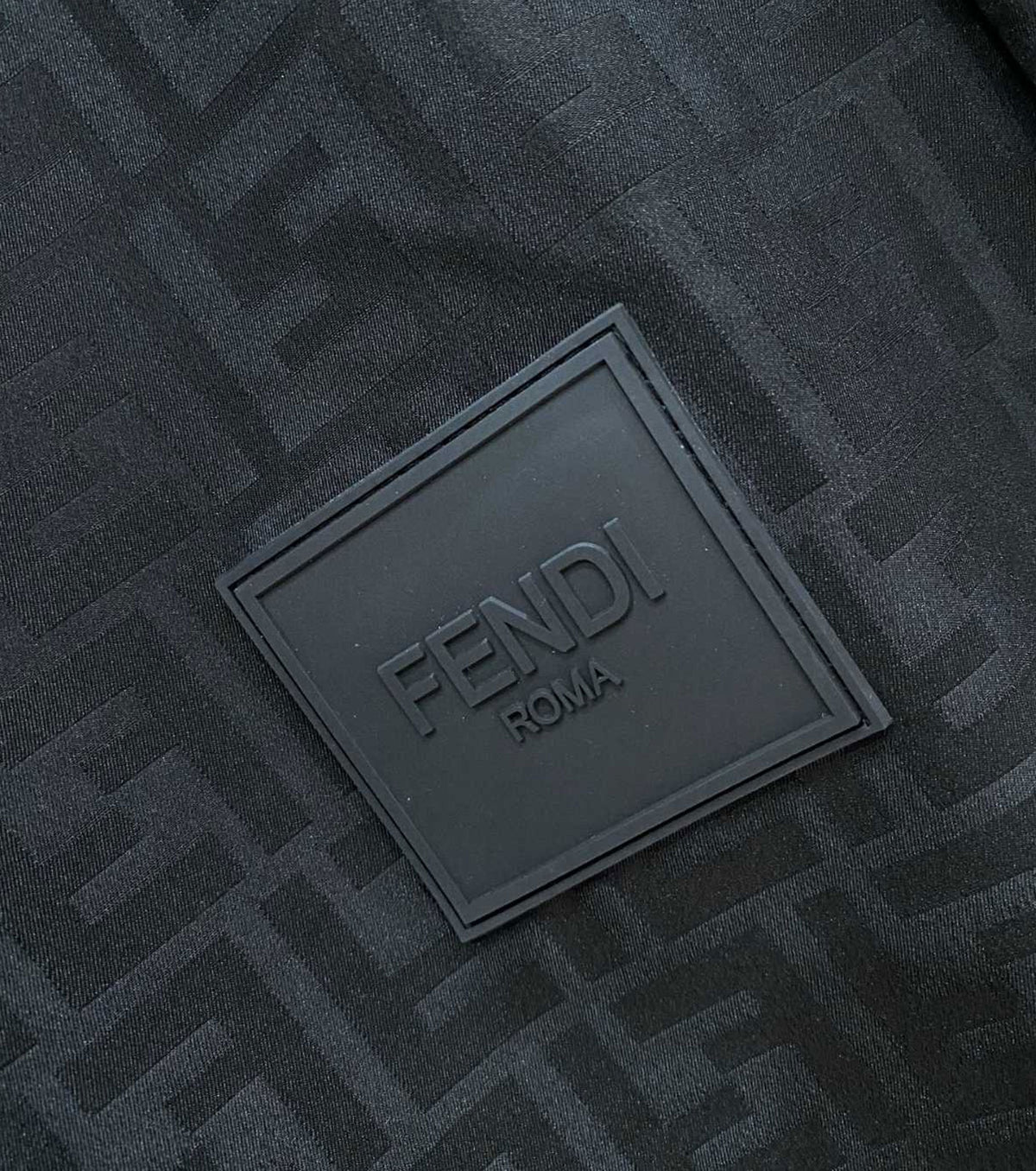 Преходно Жакардово яке