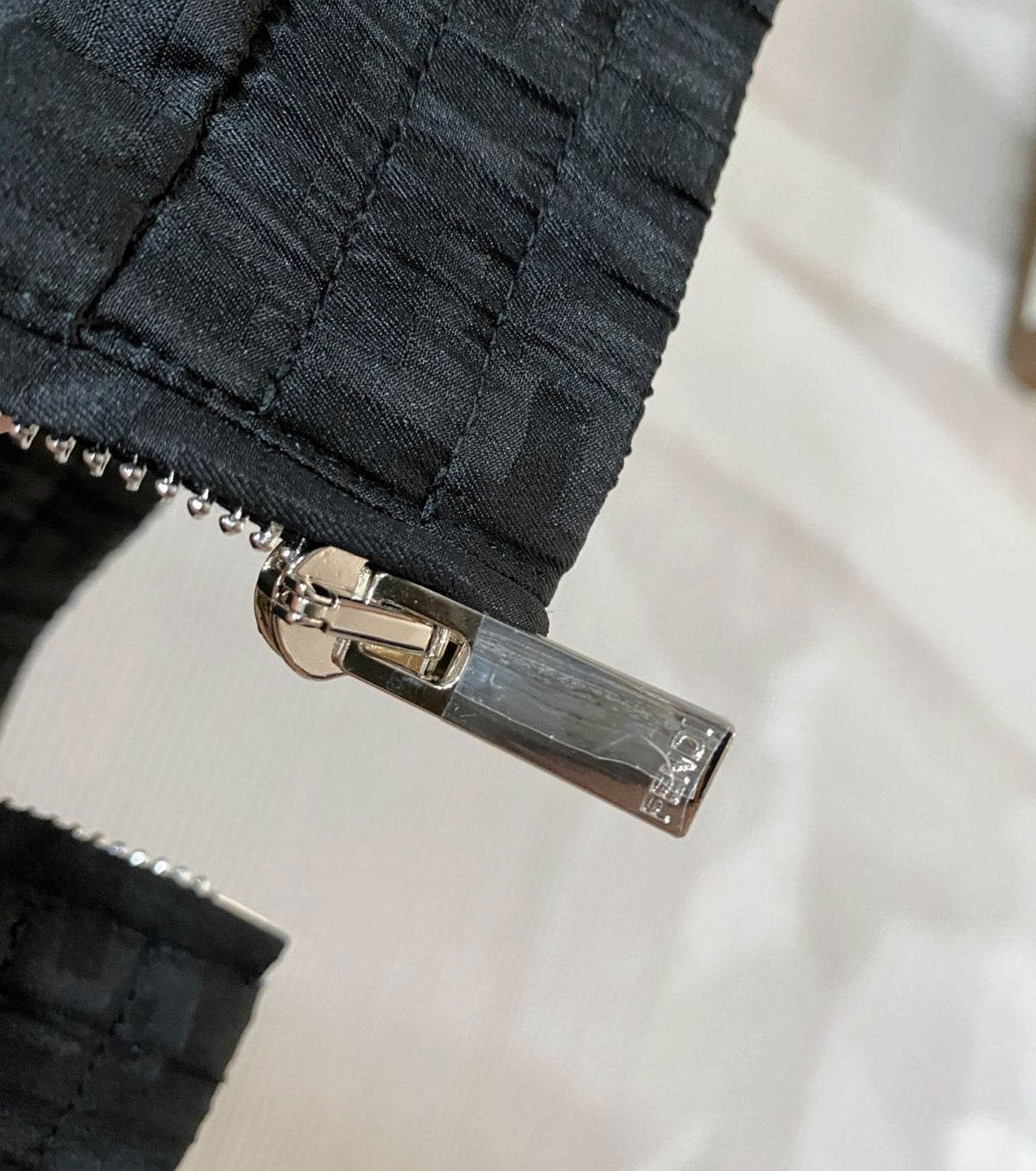 Преходно Жакардово яке