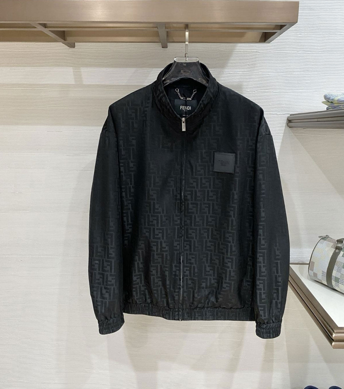 Преходно Жакардово яке