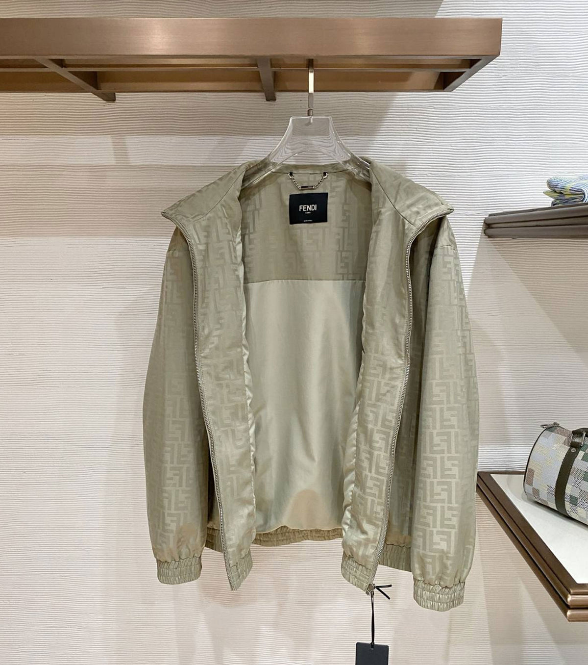 Преходно Жакардово яке