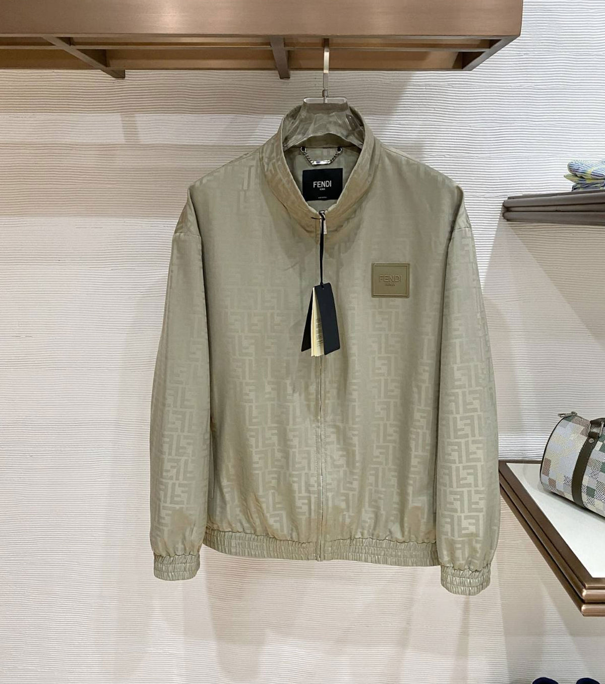 Преходно Жакардово яке