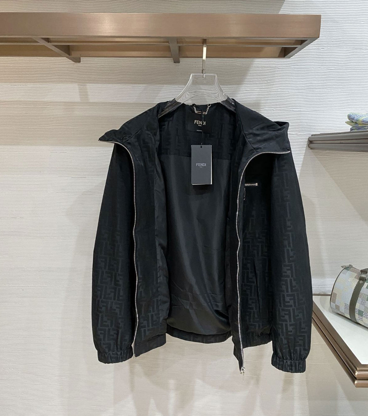 Преходно Жакардово яке