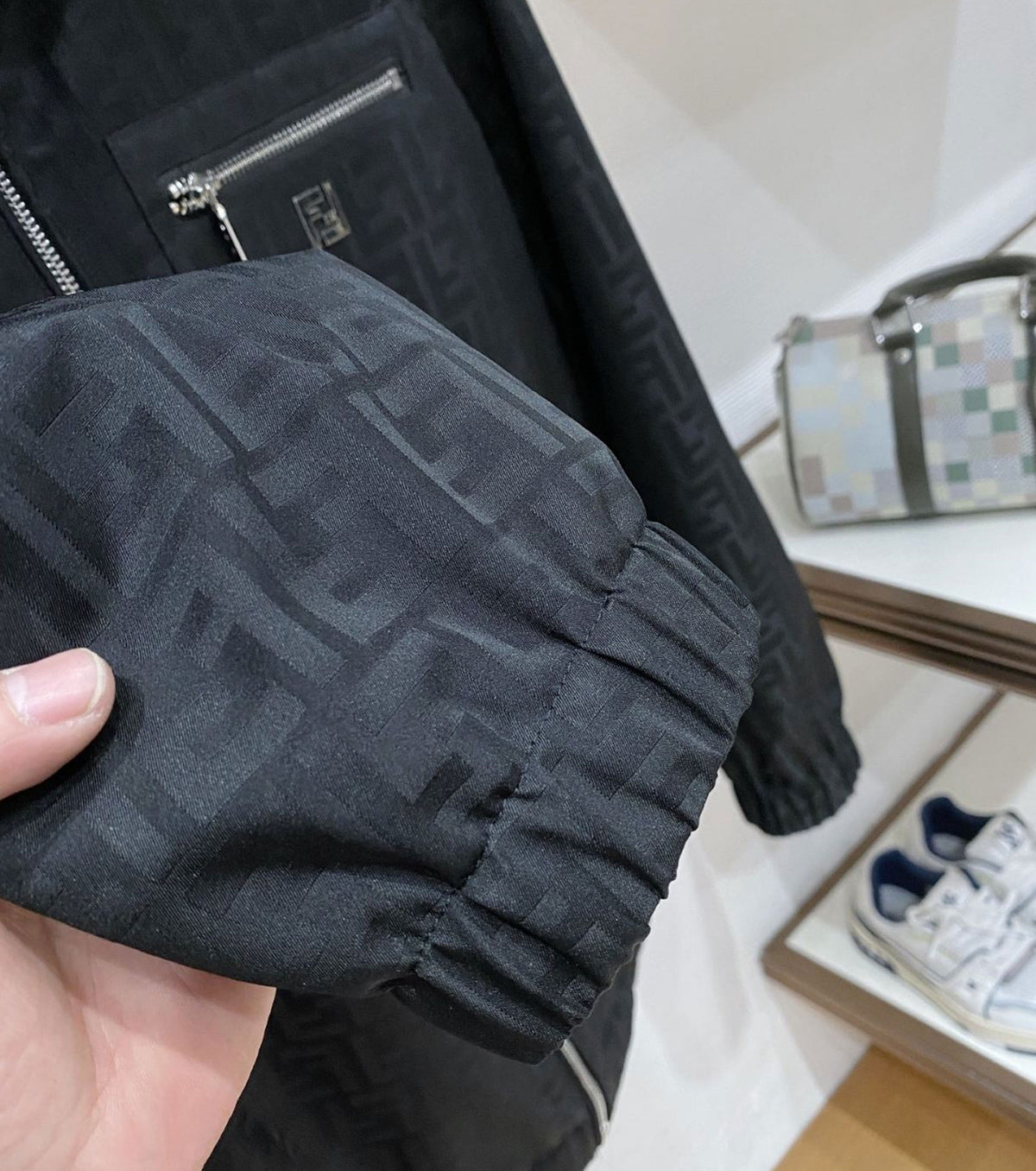 Преходно Жакардово яке