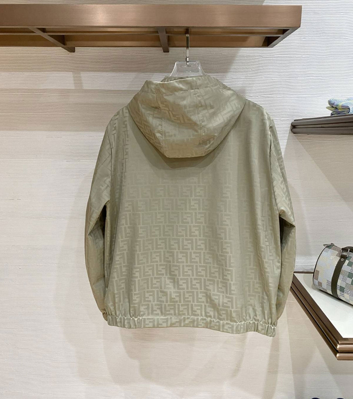 Преходно Жакардово яке