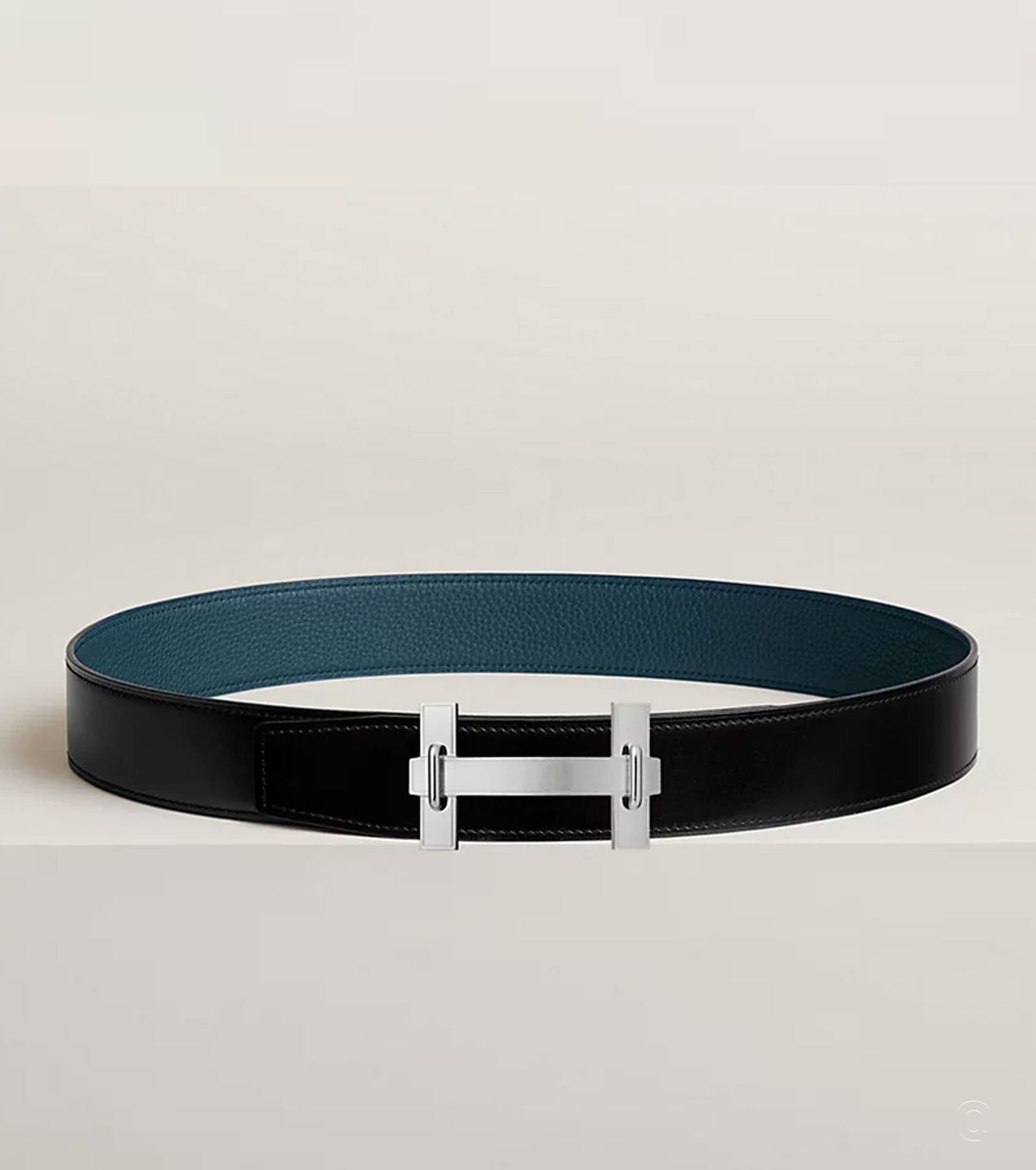 H Jumping belt buckle