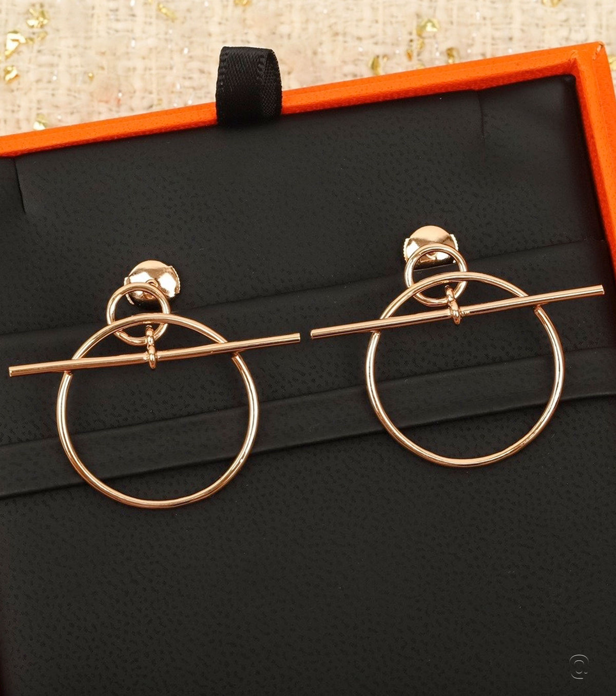 Обеци с кръгла форма