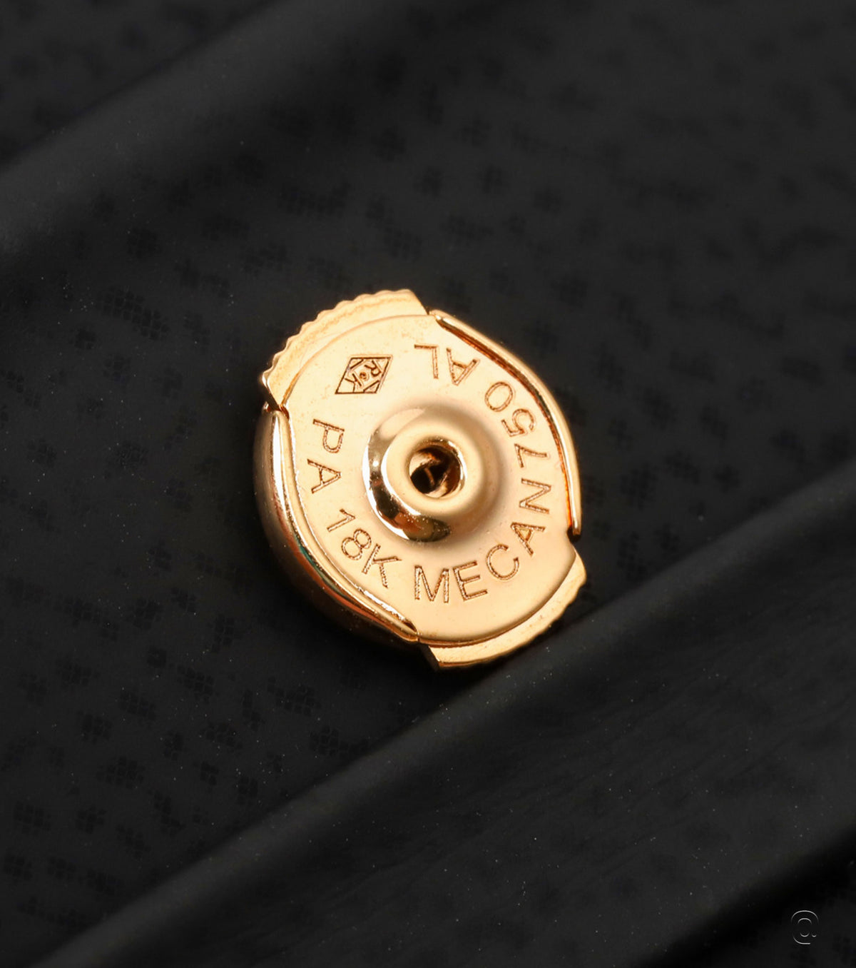 Обеци с кръгла форма