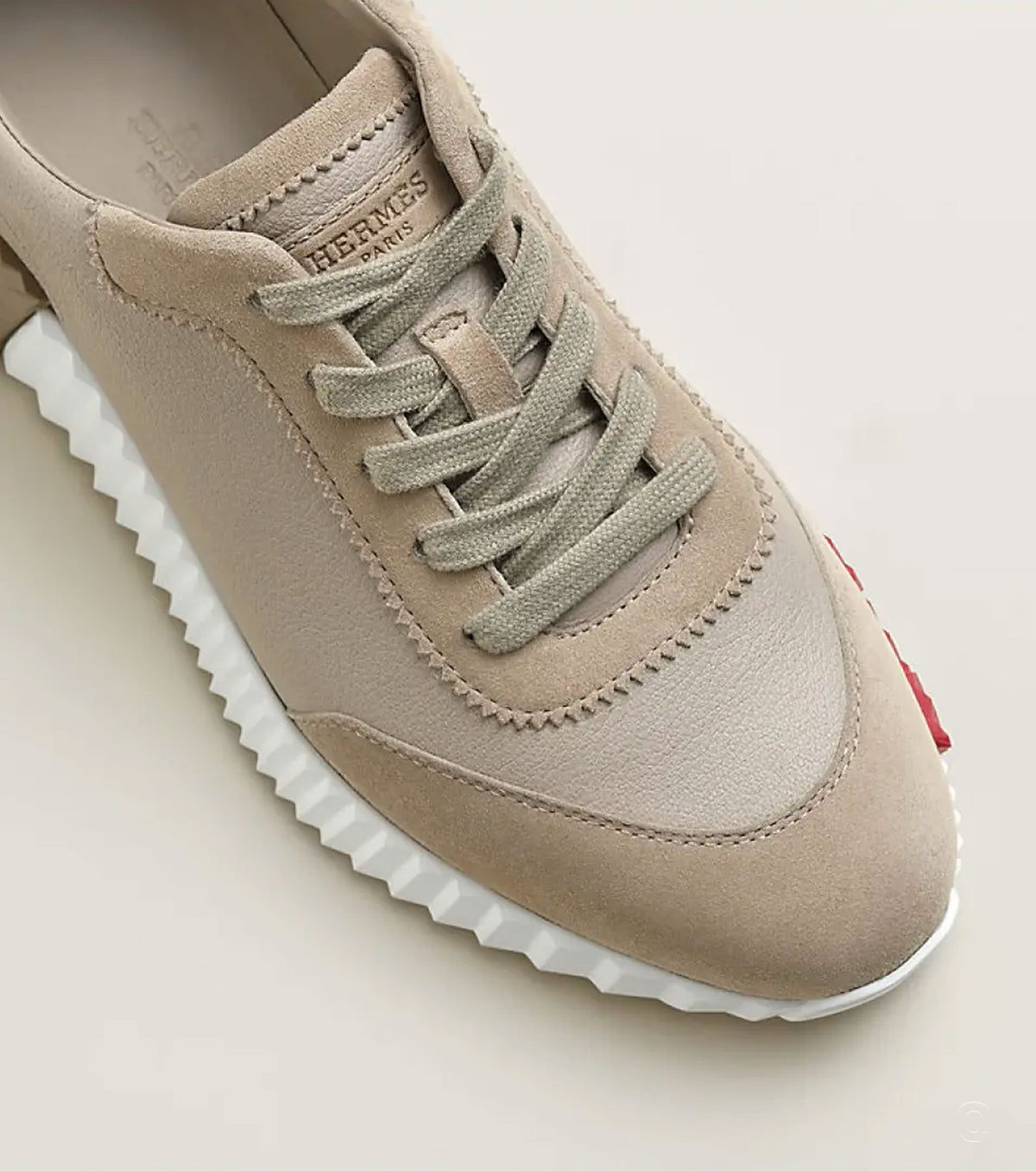 Bouncing sneaker