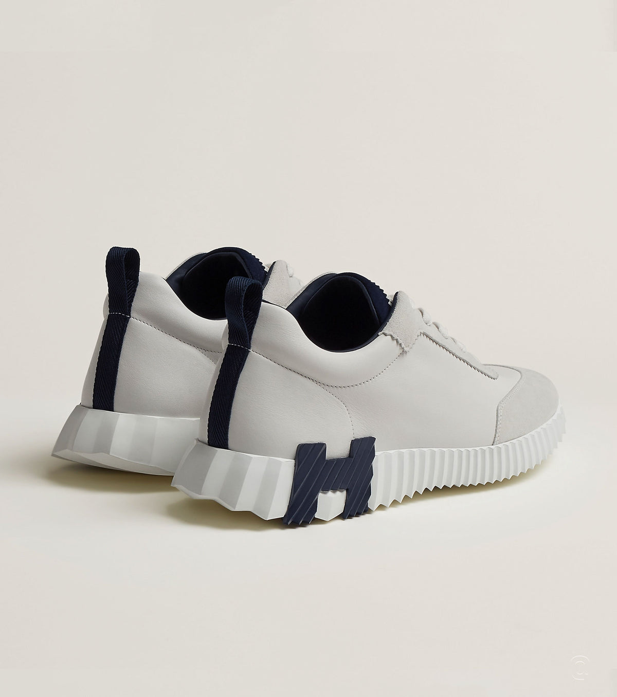 Bouncing sneaker