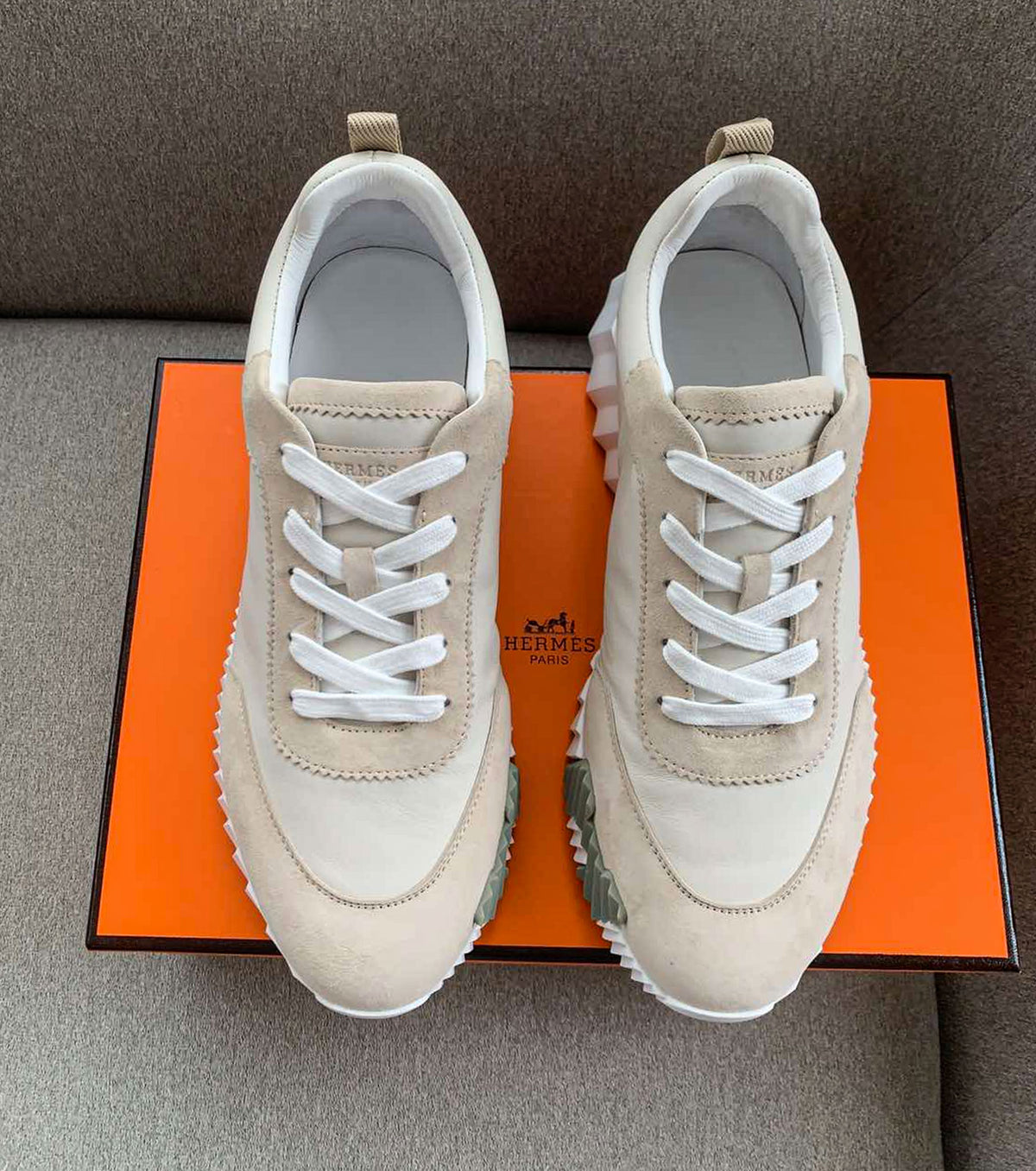 Bouncing sneaker
