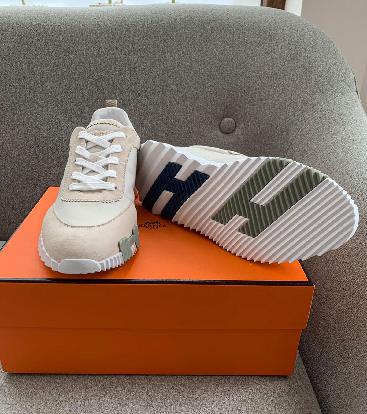 Bouncing sneaker